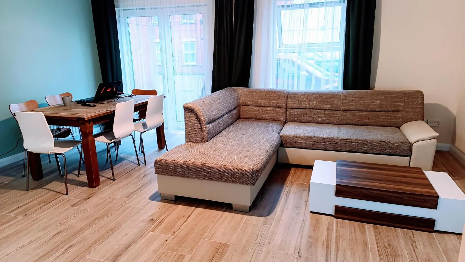 City Centre Modern Ground Floor Apartment - Free Parking - Sleeps 6 Belfast United Kingdom